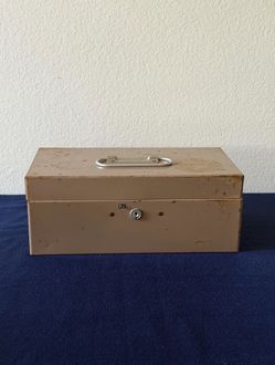 Vintage Metal Tool Box by Lit-Ning Products Co,
