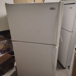 Whirlpool Refrigerator with Ice Maker 