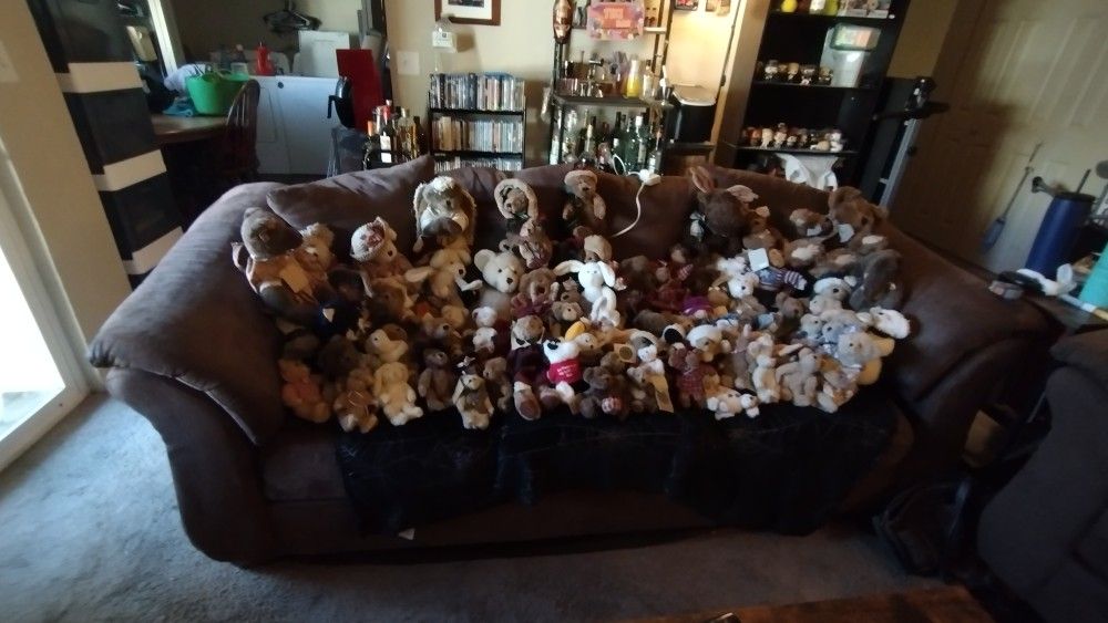 Massive Lot Of Boyds Bears Bears