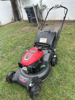 Lawnmower Honda HRN216 Gas Lawn Mower