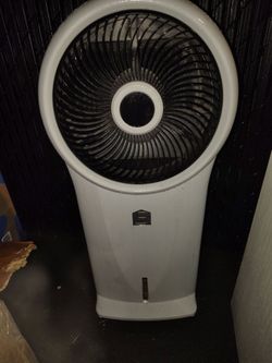 White Tower Fan with Large Blade