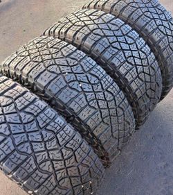275 65 18 Goodyear tires Con 80% de Vida Las 4