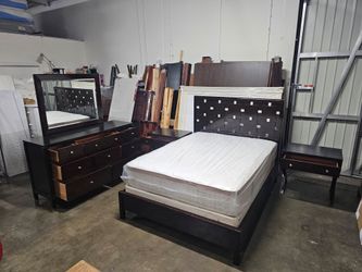 Queen bedroom set