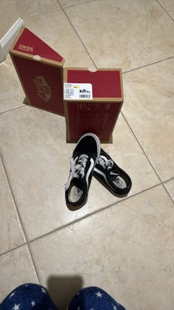 Vans Sneakers Size 5 Men/ Size 6.5 Women - Like New In Box