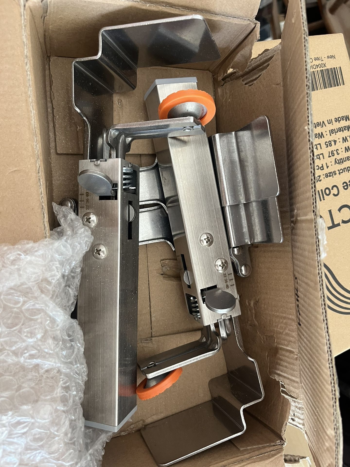 Adjustable drawer fixing clamps