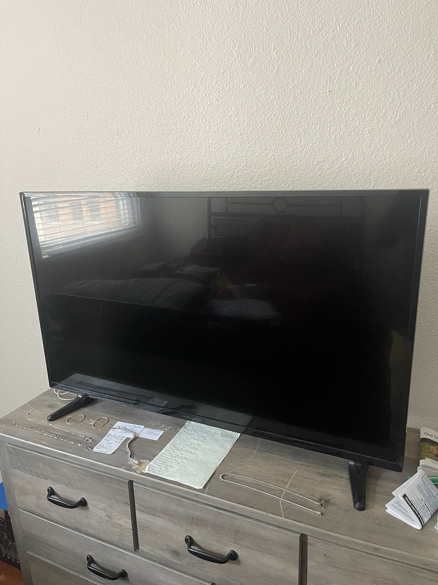 45 inch Insignia TV