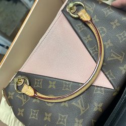 Louis Vuitton Pink Monogram V Tote BB 36lk62s