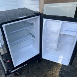 Mini fridge