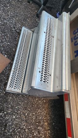 Steps From 2022 Peterbilt