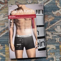 Calvin Klein 4 Pack Microfiber Trunk Underwear Men Size M Wicking Soft Recycled
