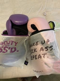 Women’s Boxing Gloves And Wraps 