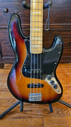 2014 Squire Vintage Modified jazz bass 77