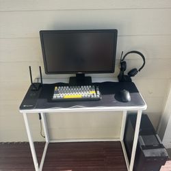 Intel core i7 6700 16gb ram, 3 monitors included