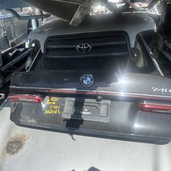 Parting Out 2020 BMW 740i Rear Trunk Lid Assembly 