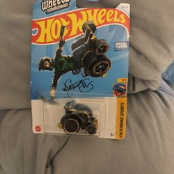 Hoot Wheels Aaron Wheelz