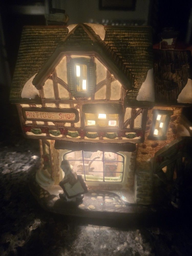 ANTIQUE SHOPPE COTTAGE W LIGHTS