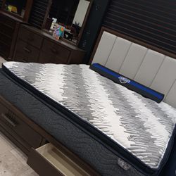 *Bedroom Special*---Carolina Attractive Storage Platform King Bedroom Sets---Limited Inventory!!!---Delivery And Financing🤝