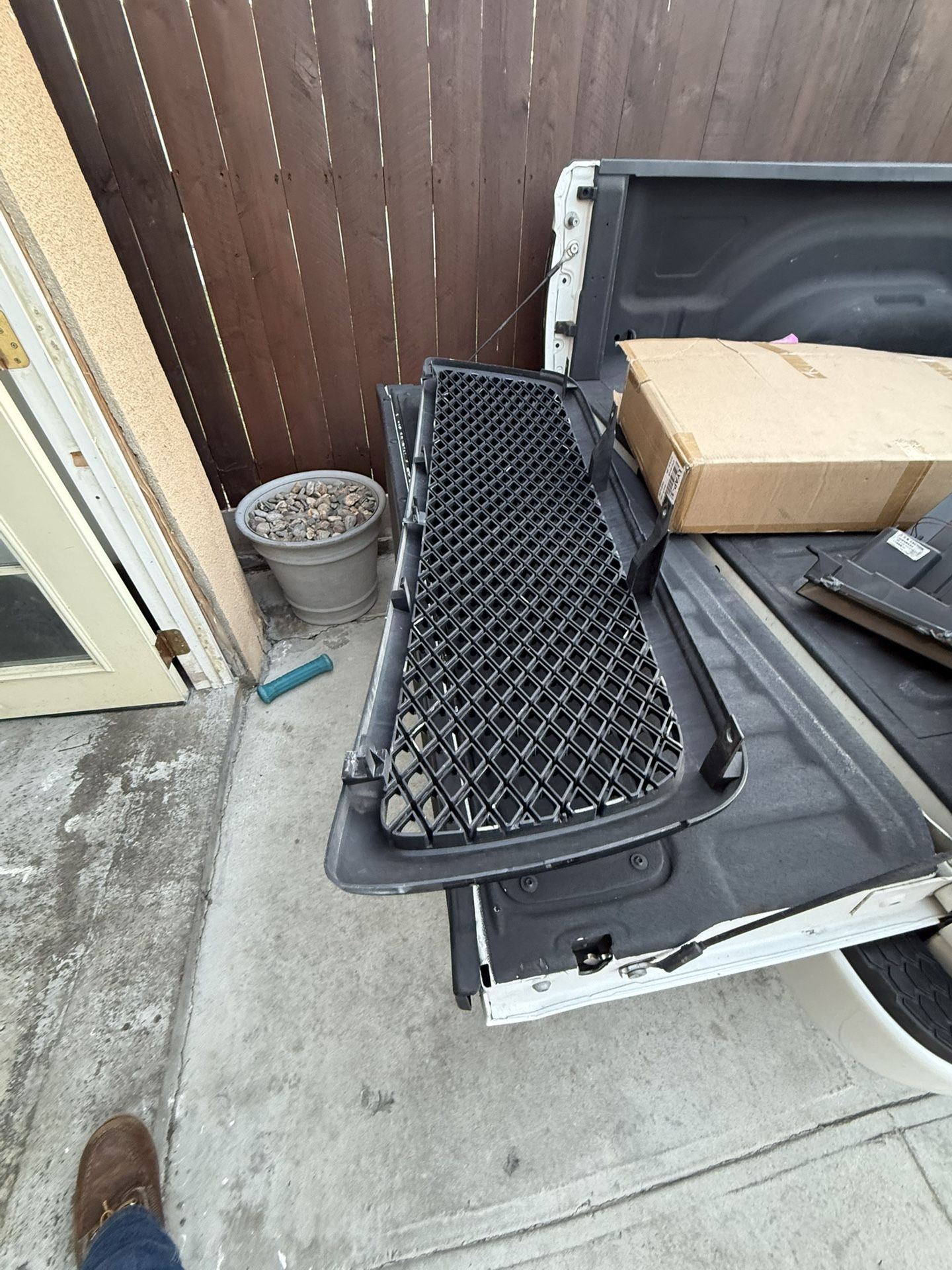 2009 To 2015 Dodge Ram 1500 Front Grill
