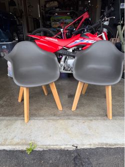 A set of 2 kid chairs