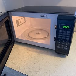 Mainstays Microwave, 700 Watts