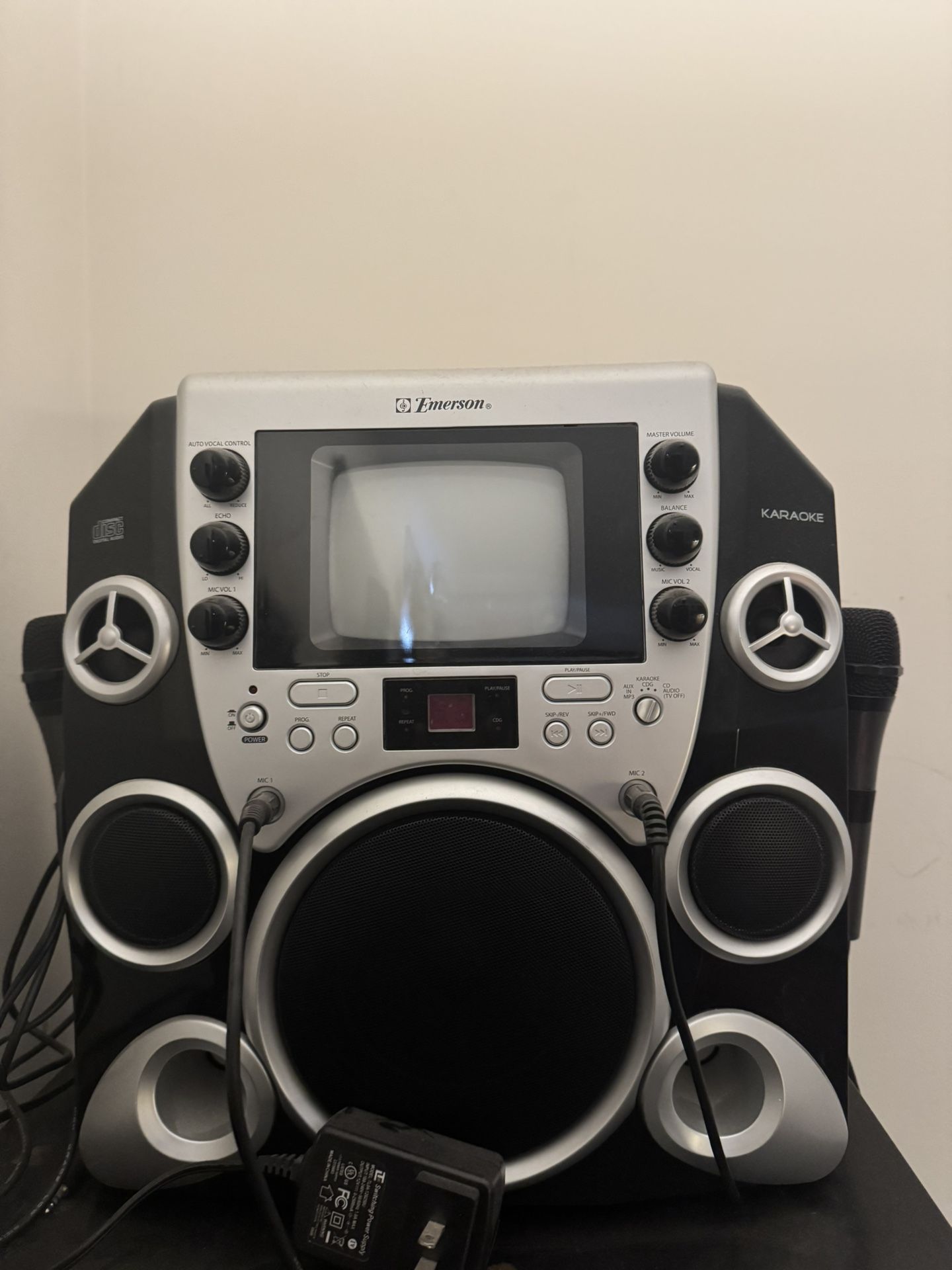 Emerson Karaoke with CD Player 
