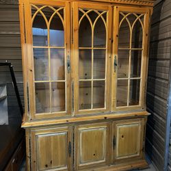 Free Vtg Wooden China/showcase With Glass And Lighting. 