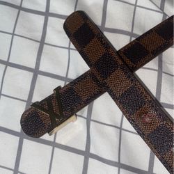 Female Louis Vuitton belt 