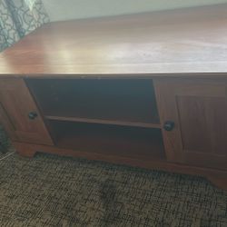 TV STAND FREE