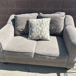 Sofa/Loveseat