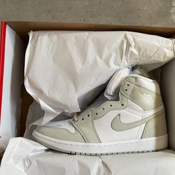 Jordan 1 Seafoam Size 10.5w 9M 