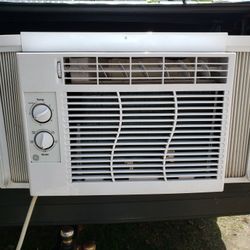 GE 5,100 BTU air conditioner 