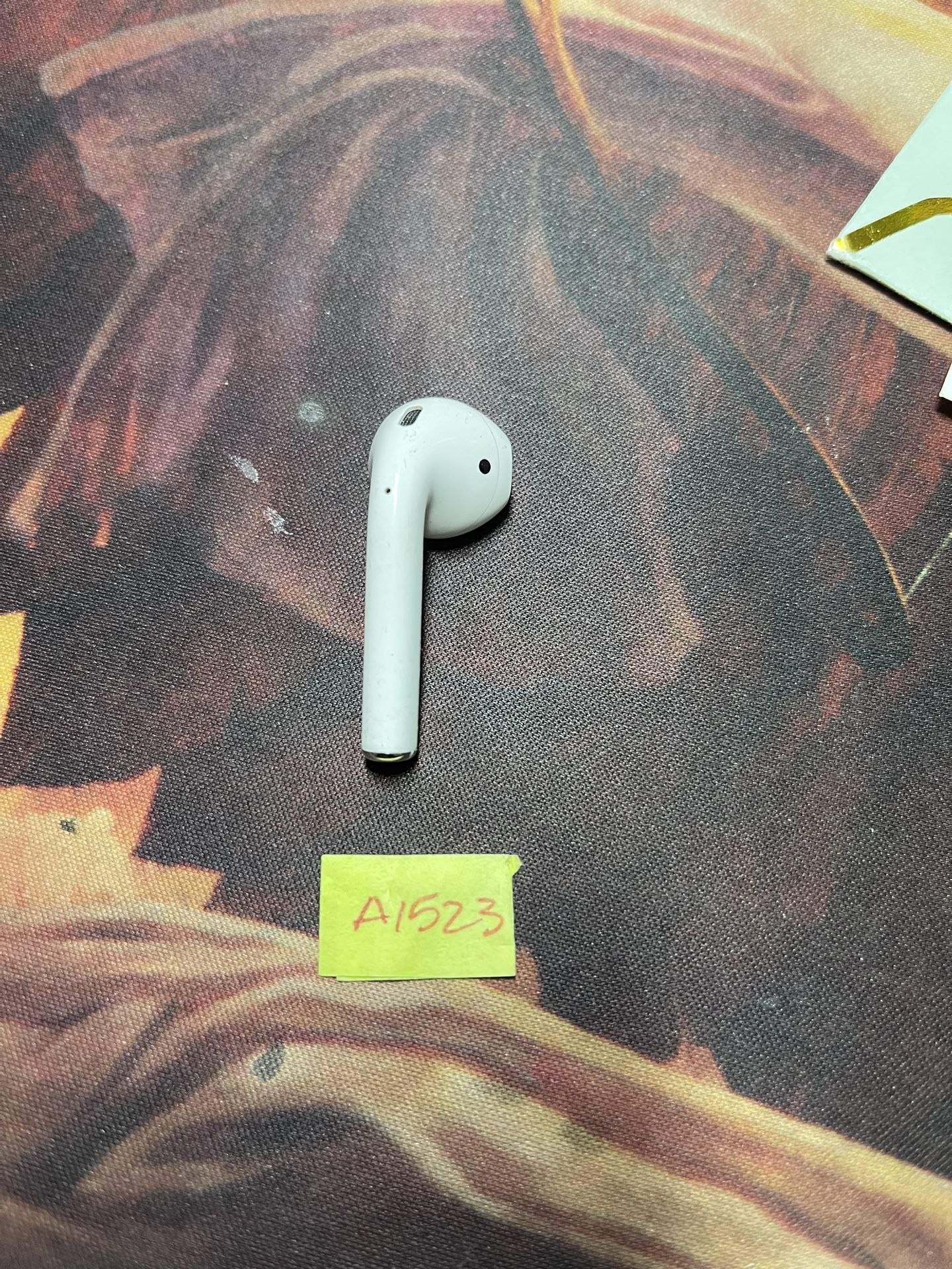 Right Head Phone A1523