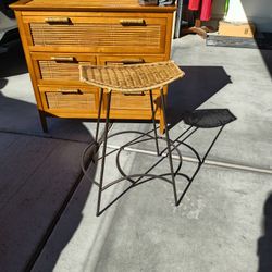 2  Wicker Bar Stools Or Counter Top Stool