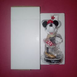 Brand New Walt Disney  World Resort Porcelain Minnie Mouse 10" Bobble Head In Box)