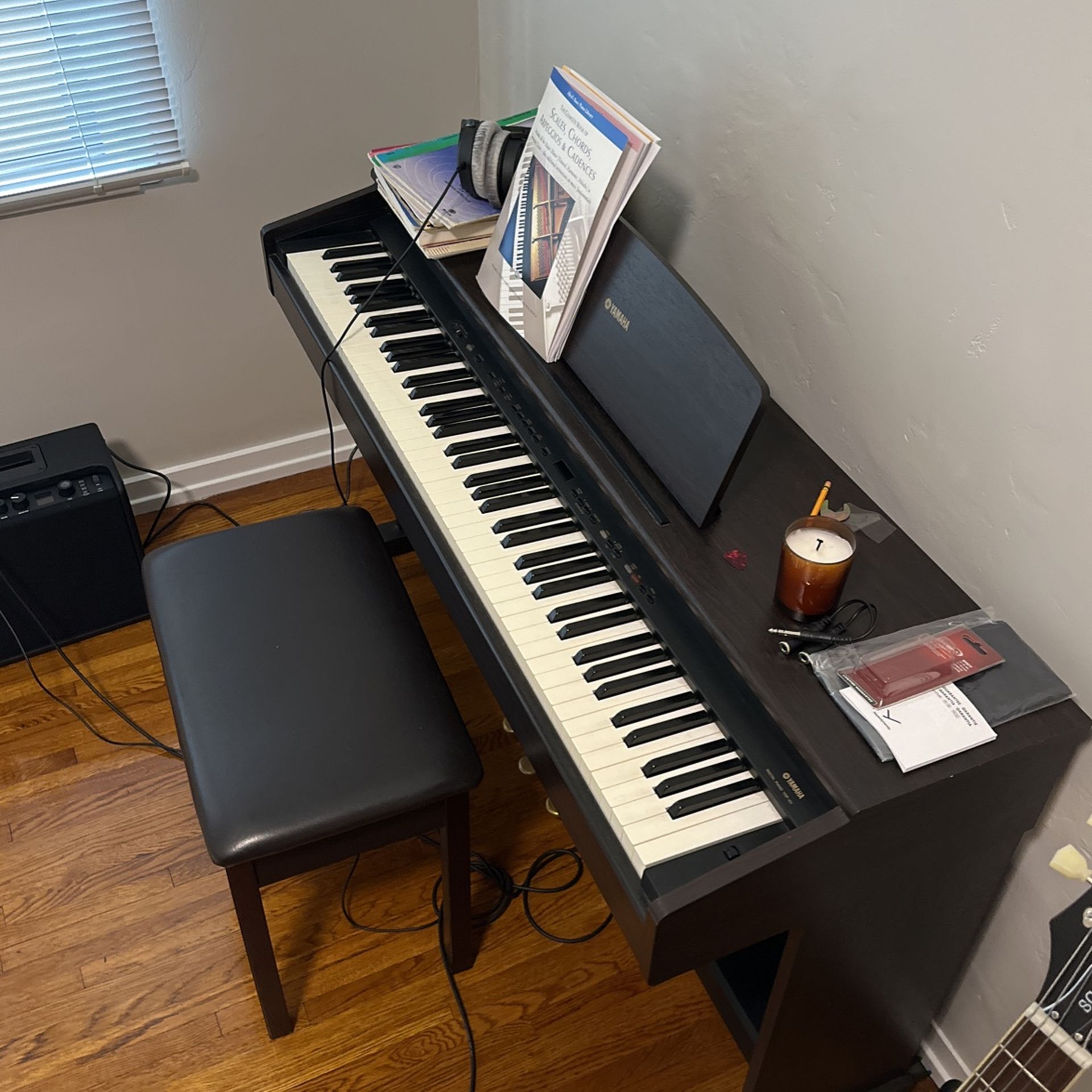 Yamaha YDP-101 Digital Piano