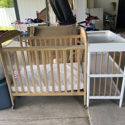 Brand New Baby Crib/Changing table