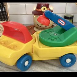 Vintage 1985 Little Tikes Tow Truck Cherry Picker