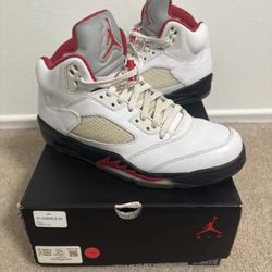 Air Jordan 5 Retro Fire Red (2013) Size 9.5 Pre Owned!