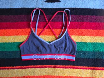 Calvin Klein Wireless

Crossback Bralette Logo Band