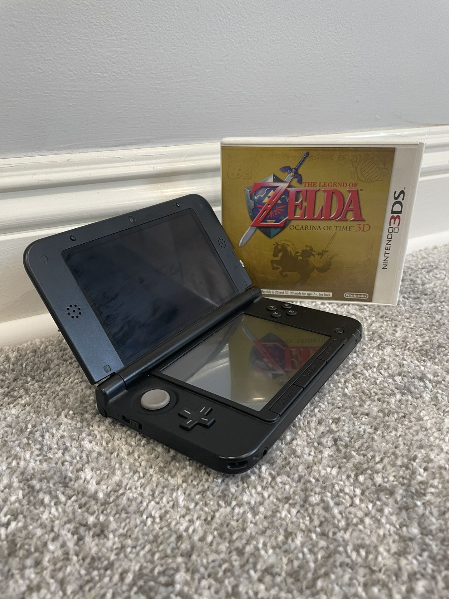 3DS XL With Zelda Ocarina Of Time No box