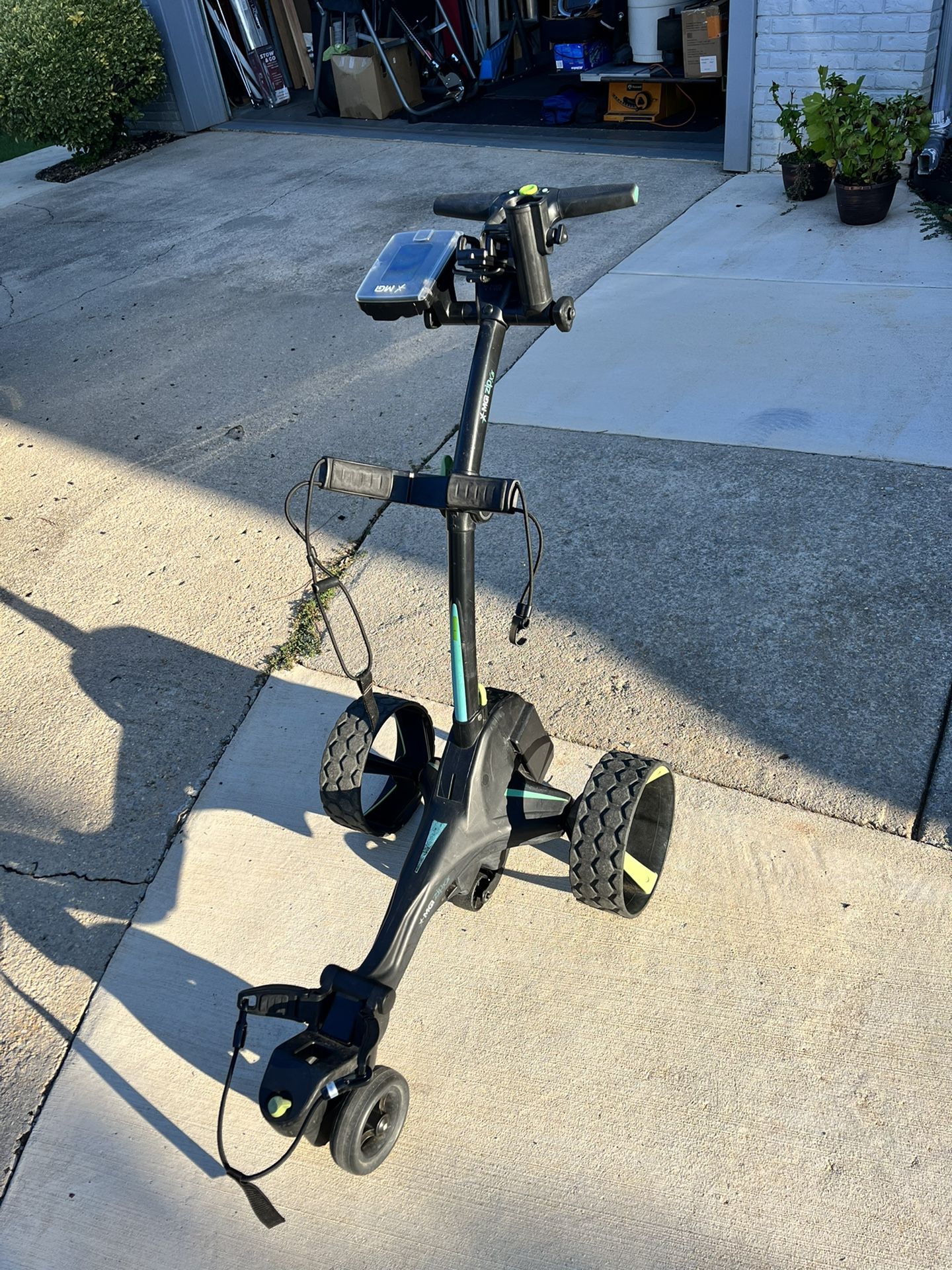 MGI Zip X5 Powered Golf Cart