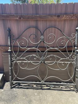 Full Size Iron Bed Frame 