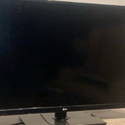 32” LED HD TV - NO REMOTE