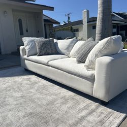 Utopia Cloud Couch - FREE DELIVERY