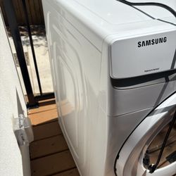 Samsung WF45T6000WPR White Front Load Laundry Package