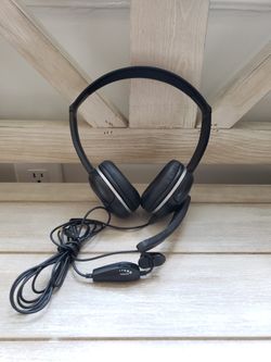 Insignia Deluxe Stereo Wired PC Headset W/Microphone