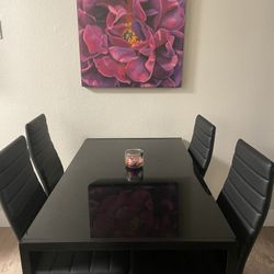 Like New Kitchen Table Set