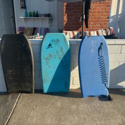 3 Boogie boards 