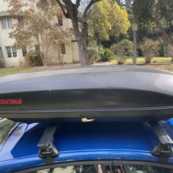 Yakima Skybox Car Top And Rails