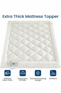 Queen Thick Mattress topper / Pad Cover Protector Sherpa Plush Pillow Top. Russell/Boulder area